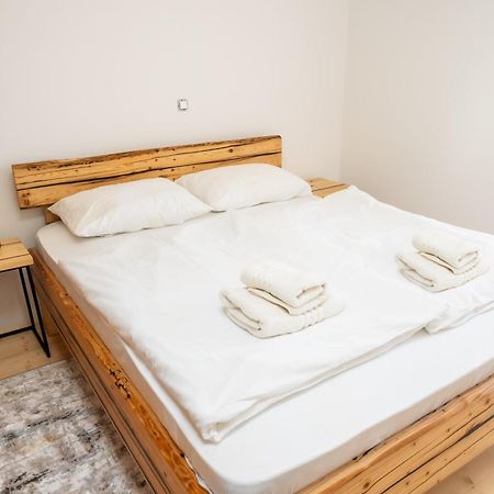 Island Apartments Izola Bagian luar foto
