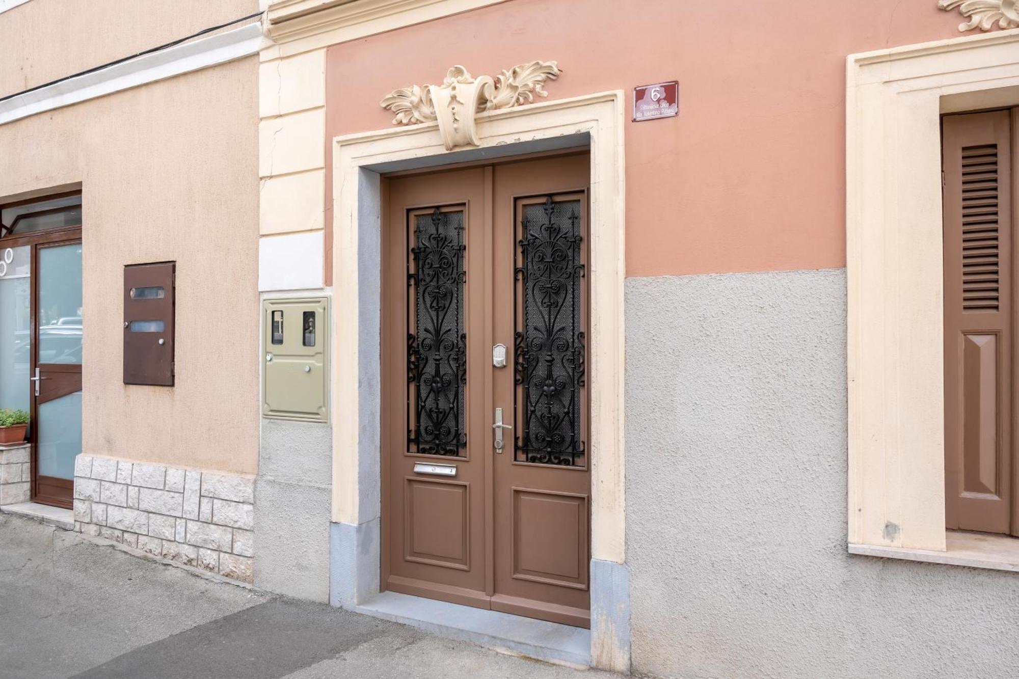 Island Apartments Izola Bagian luar foto