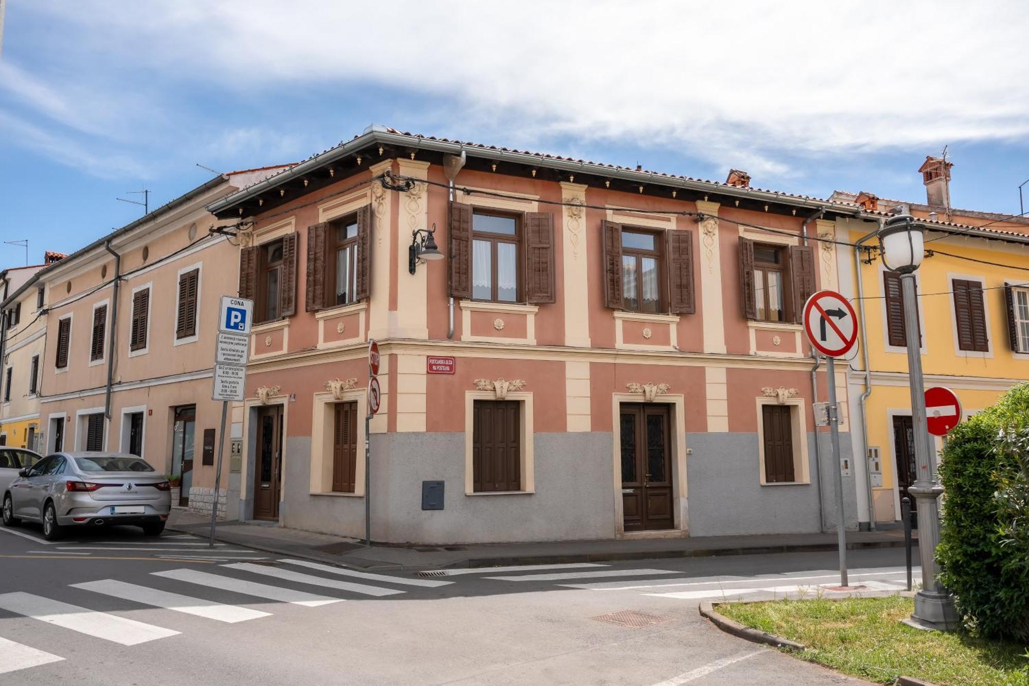 Island Apartments Izola Bagian luar foto