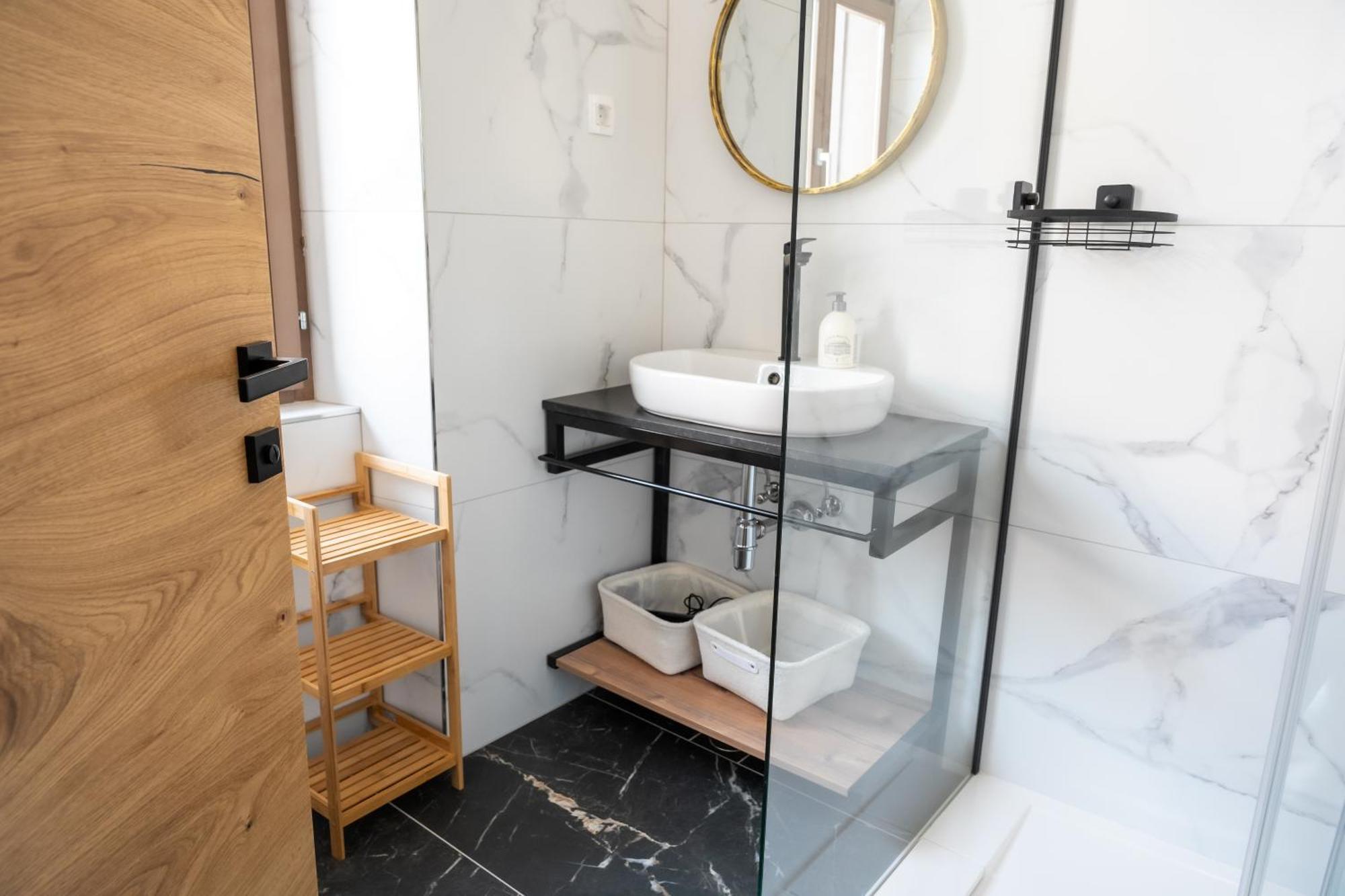 Island Apartments Izola Bagian luar foto
